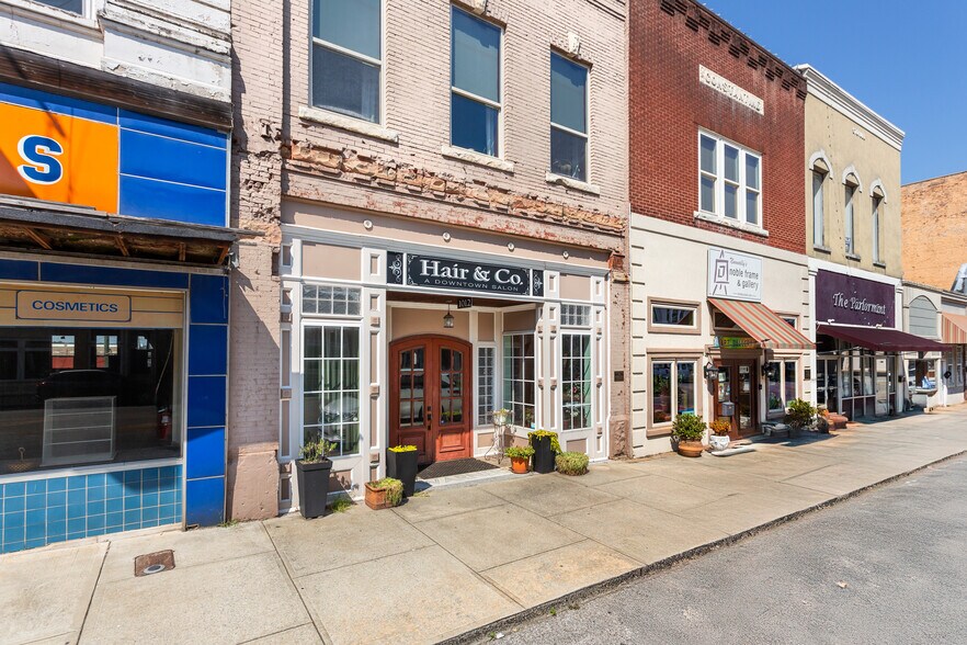 1012 Noble St, Anniston, AL à vendre - Photo de l’immeuble – Image 3 sur 50