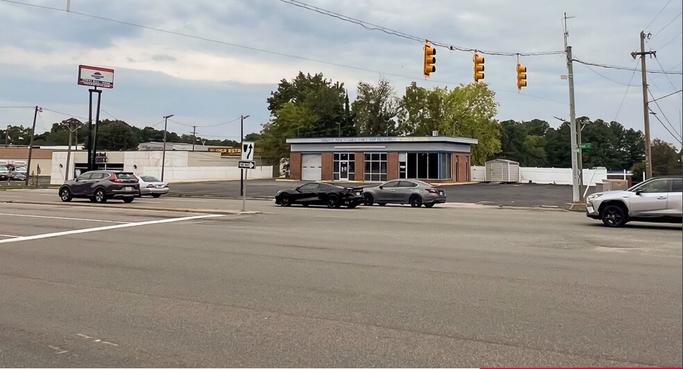 7221 W Broad St, Richmond, VA à louer - Photo de l’immeuble – Image 1 sur 1