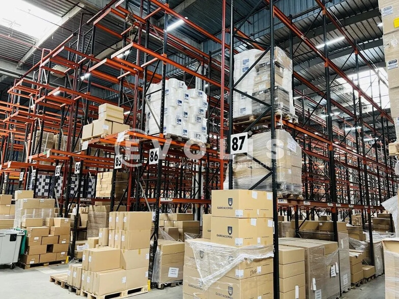 Industriel/Logistique dans Croissy-Beaubourg à louer - Photo intérieure – Image 3 sur 3