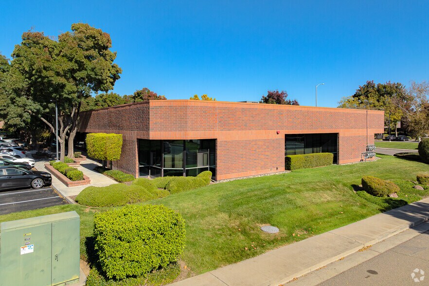 1477 Drew Ave, Davis, CA à louer - Photo principale – Image 1 sur 24