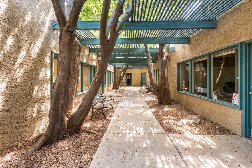 760 S Stapley Dr, Mesa, AZ à vendre - Photo de l’immeuble – Image 3 sur 28