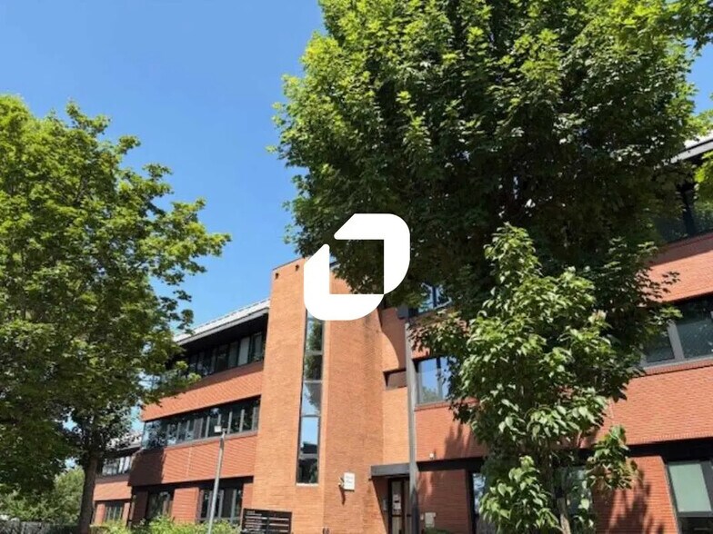 Bureau dans Saint-Ouen-sur-Seine à louer - Photo de l’immeuble – Image 1 sur 12