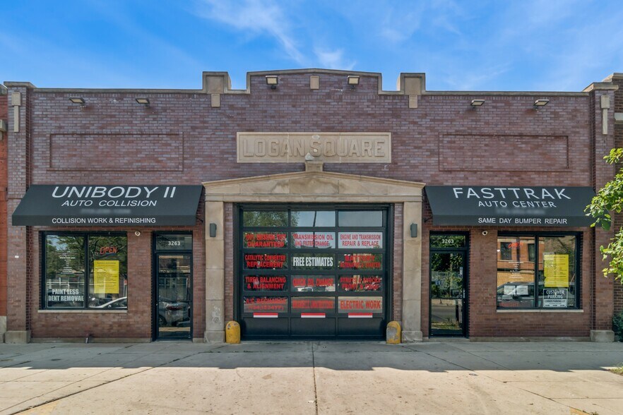 3263 W Fullerton Ave, Chicago, IL à vendre - Photo de l’immeuble – Image 1 sur 17