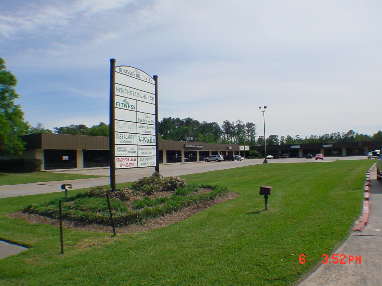 27326 Robinson Rd, Conroe, TX à louer Photo principale– Image 1 sur 2