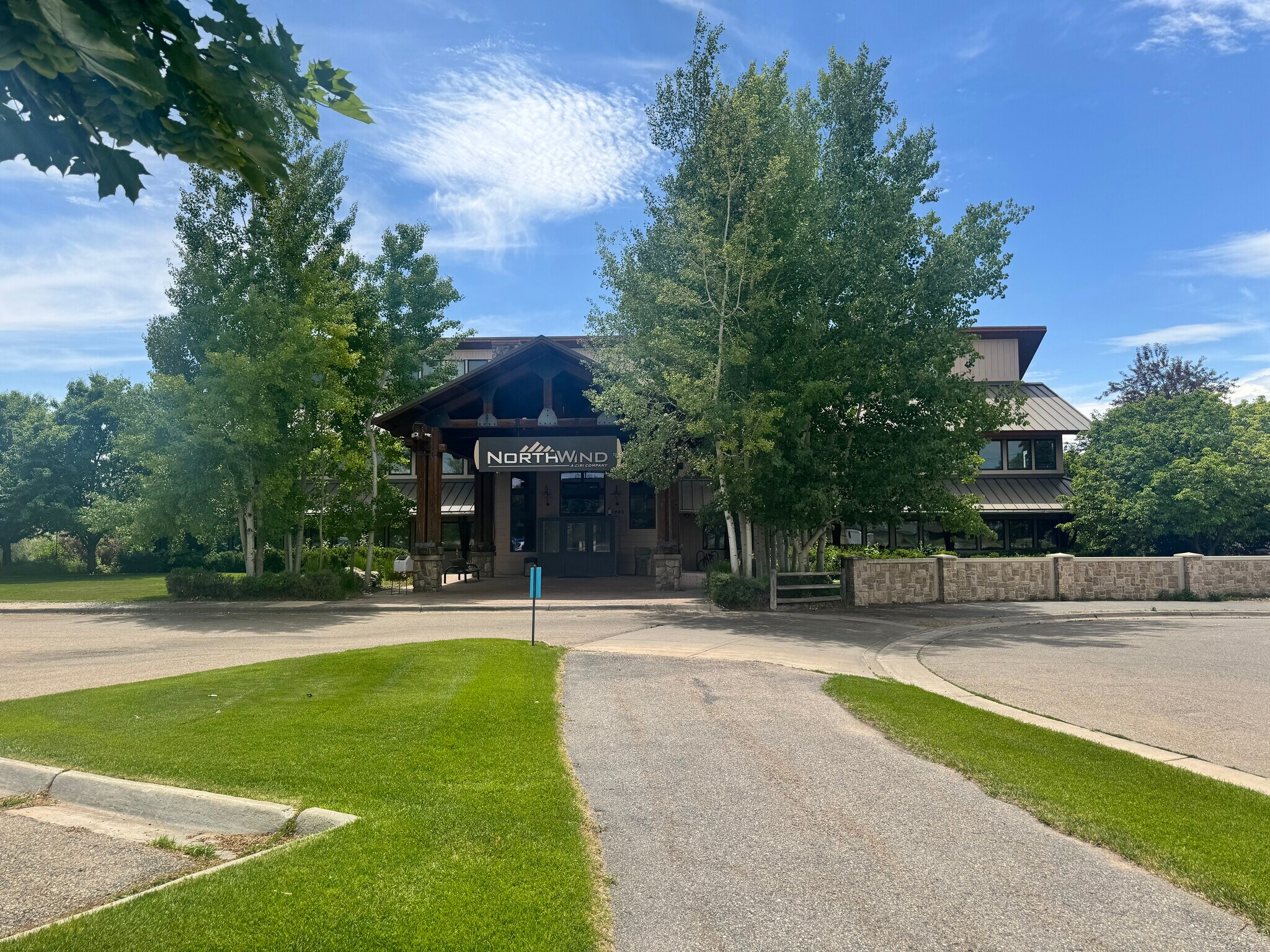1425 Higham St, Idaho Falls, ID à vendre Photo de l’immeuble– Image 1 sur 23