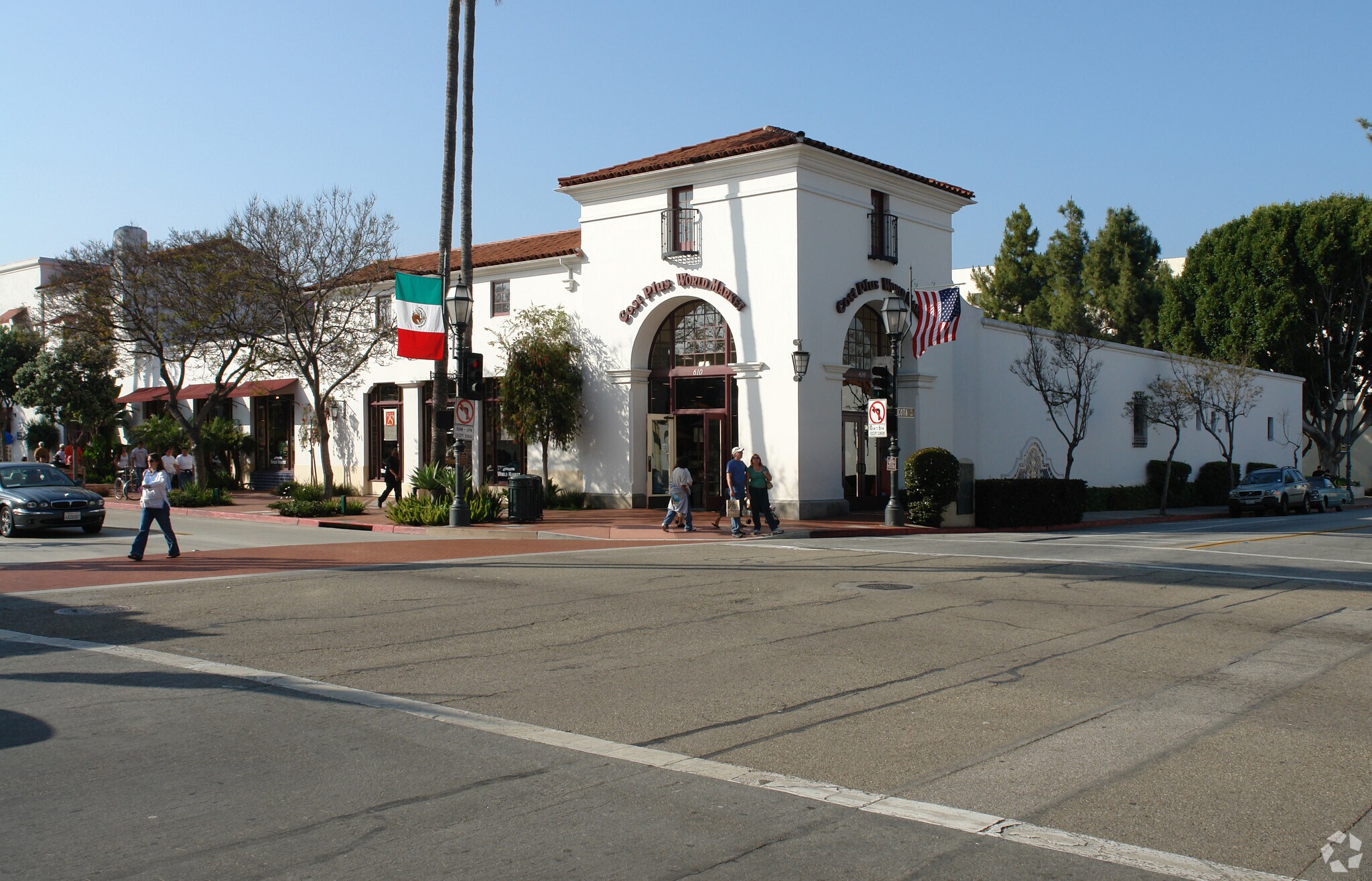 610 State St, Santa Barbara, CA à louer Photo principale– Image 1 sur 11