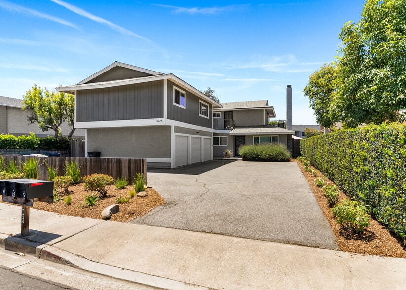 3025 Jeffrey Dr, Costa Mesa, CA à vendre - Photo principale – Image 1 sur 8