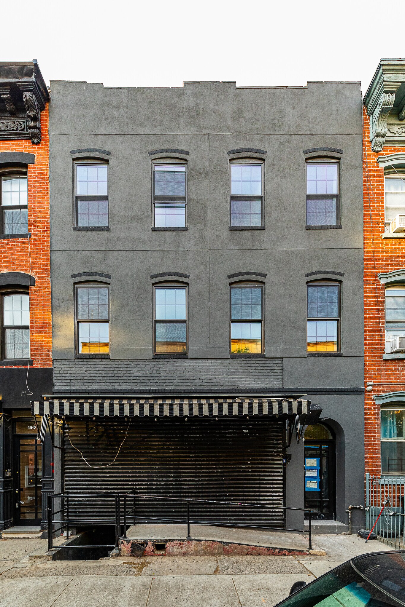 197 Meserole St, Brooklyn, NY à louer Photo de l’immeuble– Image 1 sur 7