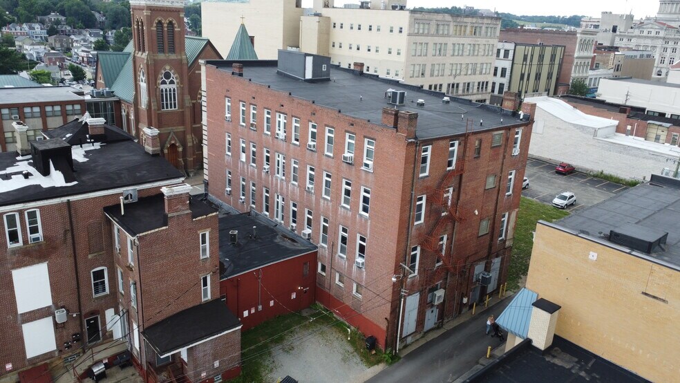 231 S Main St, Greensburg, PA à vendre - Photo de l’immeuble – Image 3 sur 8