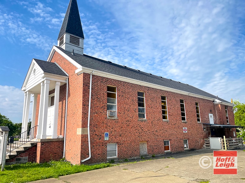 1611 Middle Ave, Elyria, OH à vendre - Photo principale – Image 1 sur 1