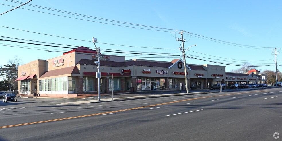 320-358 Jericho Tpke, Syosset, NY à louer - Photo de l’immeuble – Image 2 sur 3