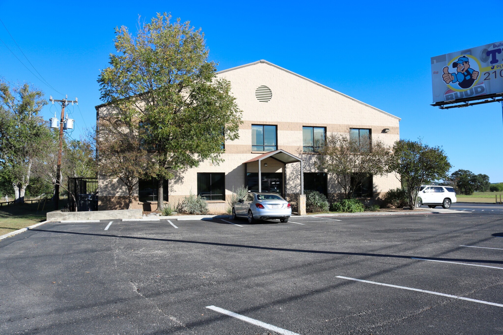 26254 W IH-10, Boerne, TX à louer Photo principale– Image 1 sur 7