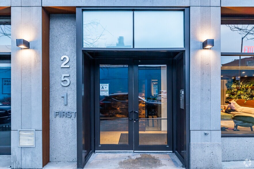 251 1st St, Brooklyn, NY à vendre - Photo de l’immeuble – Image 3 sur 7