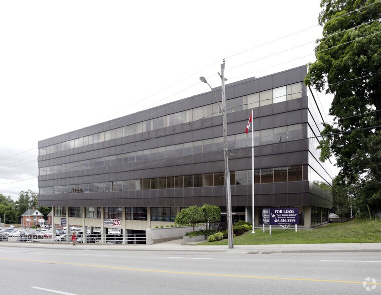 136 Bayfield St, Barrie, ON à louer - Photo de l’immeuble – Image 2 sur 6