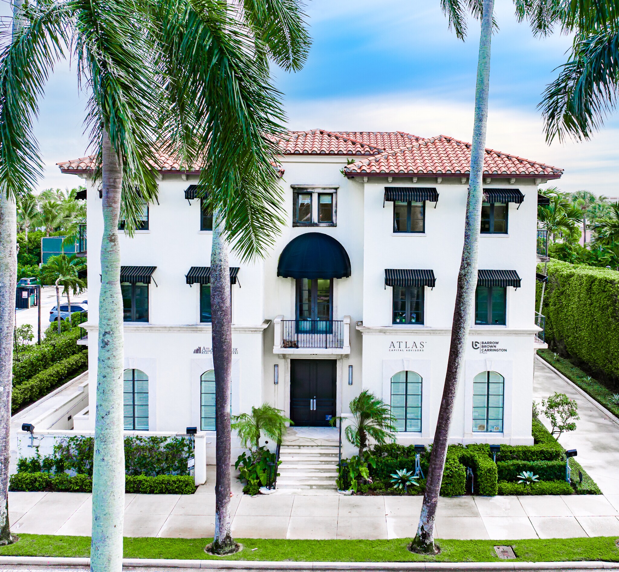 420 Royal Palm Way, Palm Beach, FL à louer Photo de l’immeuble– Image 1 sur 25