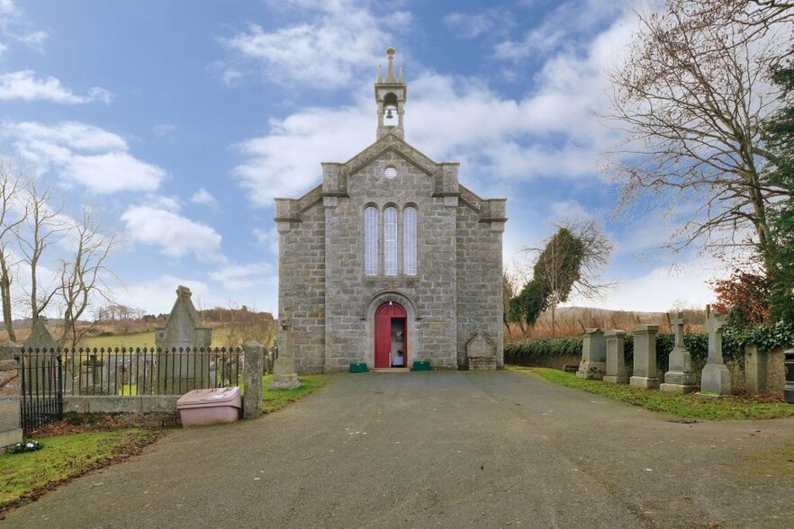 Spécialité dans Alford à vendre - Photo de l’immeuble – Image 1 sur 2
