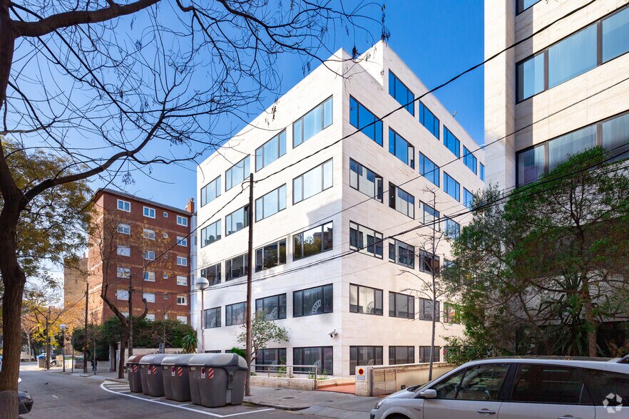 Carrer del Milanesat, 21-23, Barcelone, Barcelona à louer - Photo de l’immeuble – Image 3 sur 5