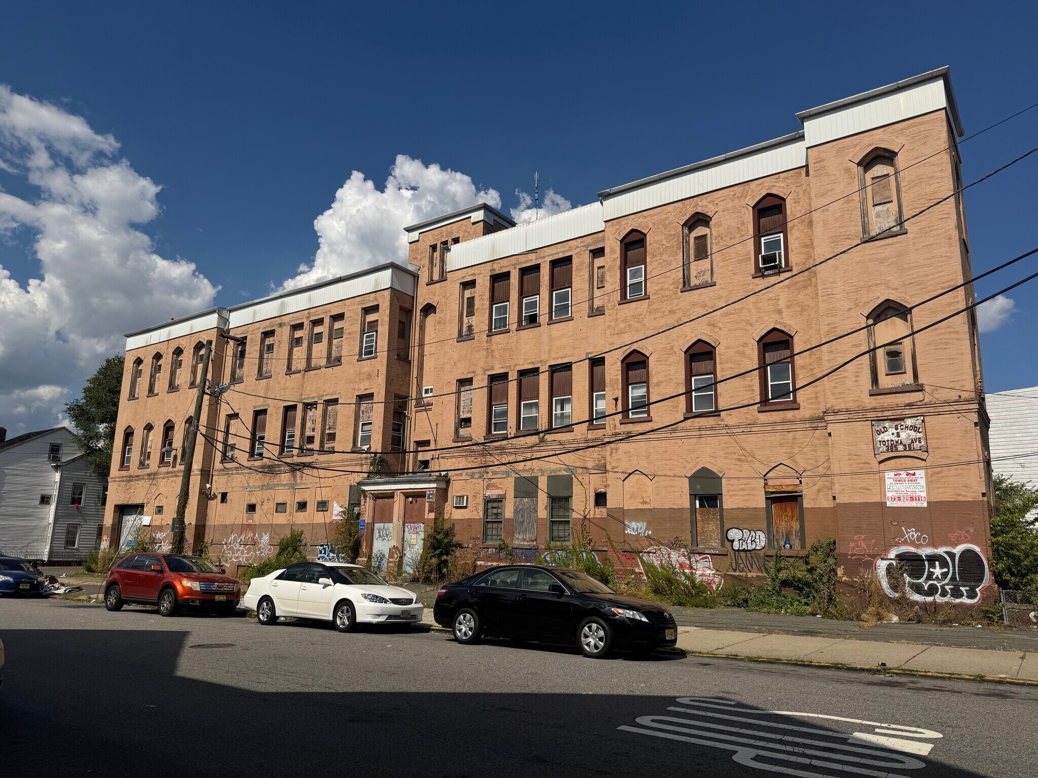 383-391 Totowa Ave, Paterson, NJ à vendre Photo principale– Image 1 sur 12