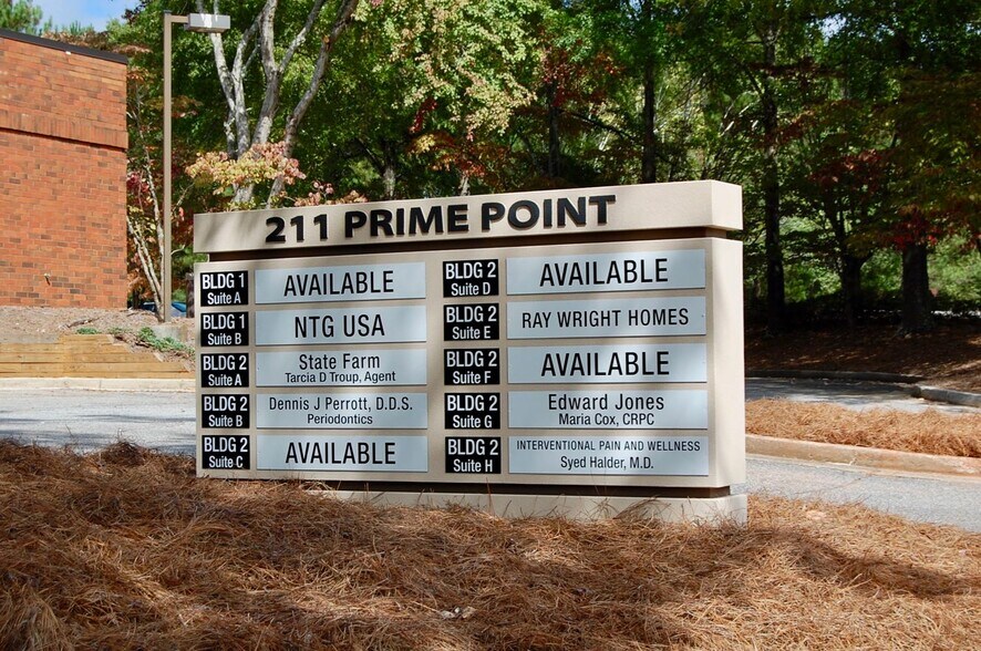 211 Prime Pt, Peachtree City, GA à louer - Photo de l’immeuble – Image 3 sur 14