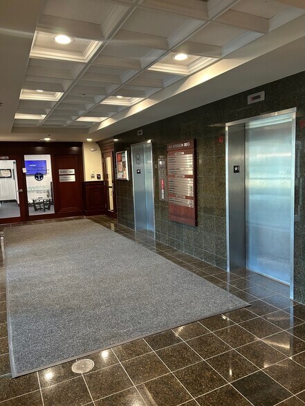 300 Jefferson Blvd, Warwick, RI à vendre - Photo de l’immeuble – Image 3 sur 13