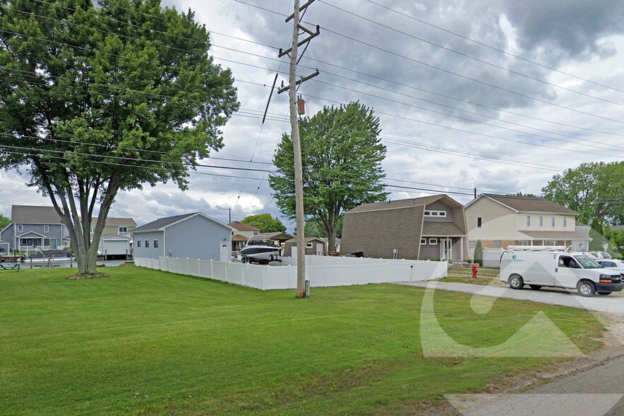6403 Dyke Rd, Algonac, MI à vendre - Photo de l’immeuble – Image 1 sur 1