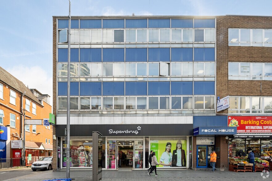 12-18 Station Para, Barking à louer - Photo de l’immeuble – Image 2 sur 2