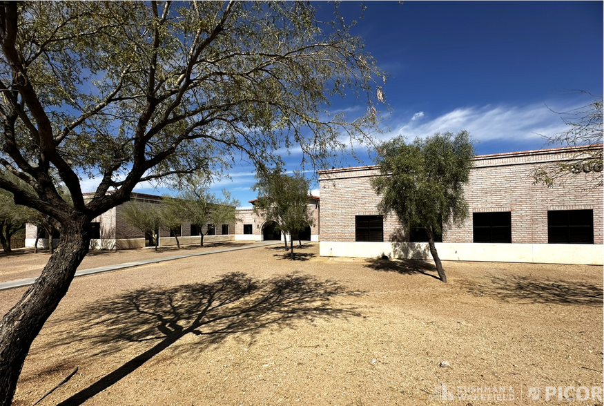 3067 W Ina Rd, Tucson, AZ à louer - Photo de l’immeuble – Image 2 sur 7