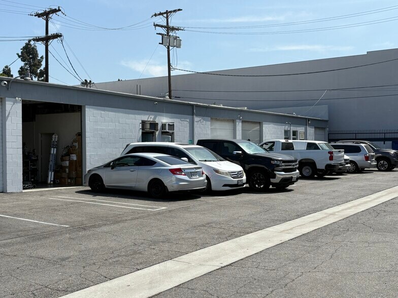 4718 San Fernando Rd, Glendale, CA à louer - Photo de l’immeuble – Image 2 sur 2