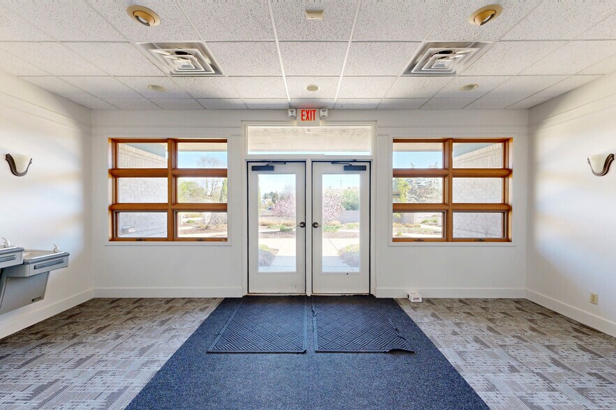 2175 University Park Dr, Okemos, MI à vendre - Numérisation 3D Matterport – Image 3 sur 22