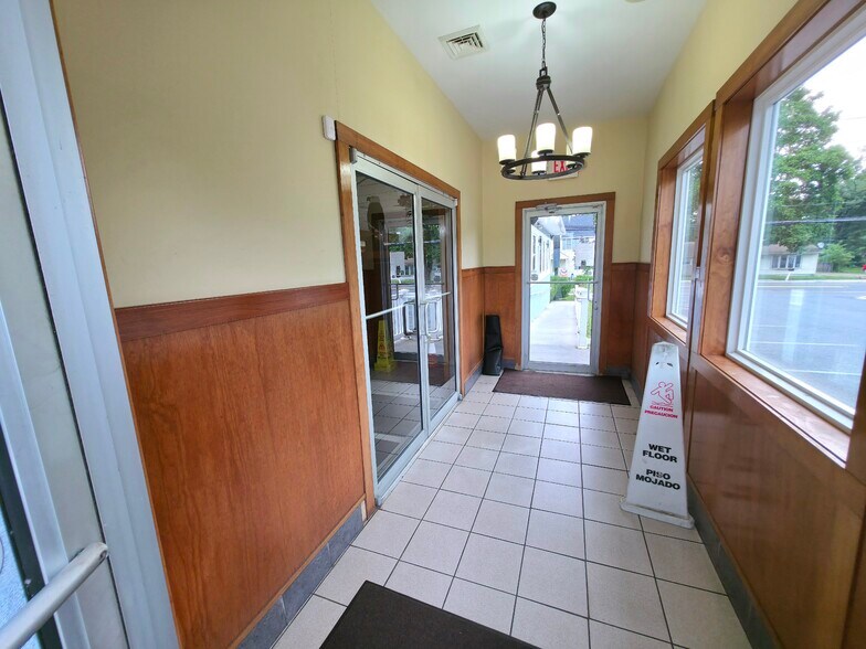 127 Trenton Rd, Browns Mills, NJ à louer - Photo de l’immeuble – Image 3 sur 5