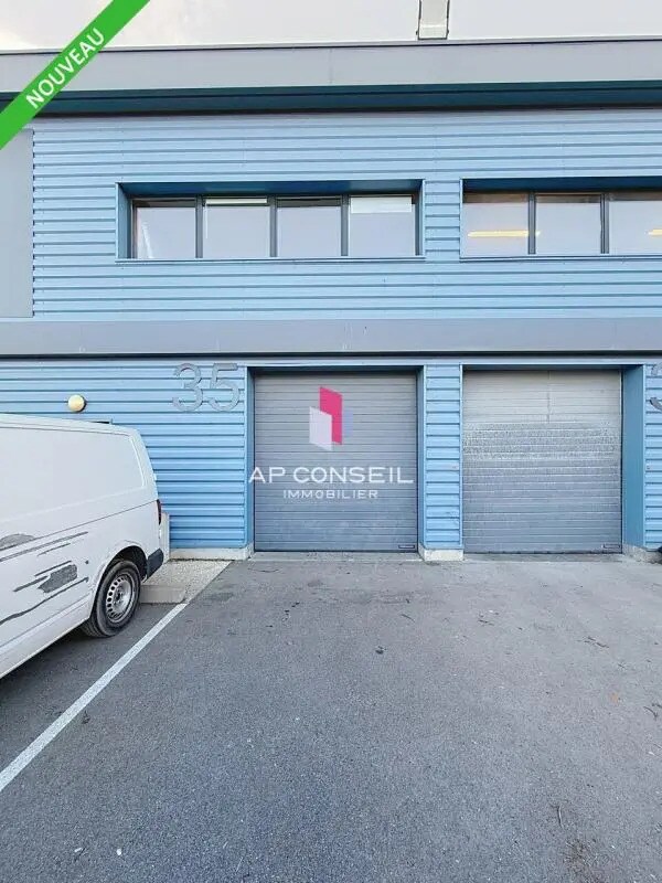 Local d’activités dans Maurepas à louer Photo de l’immeuble– Image 1 sur 6