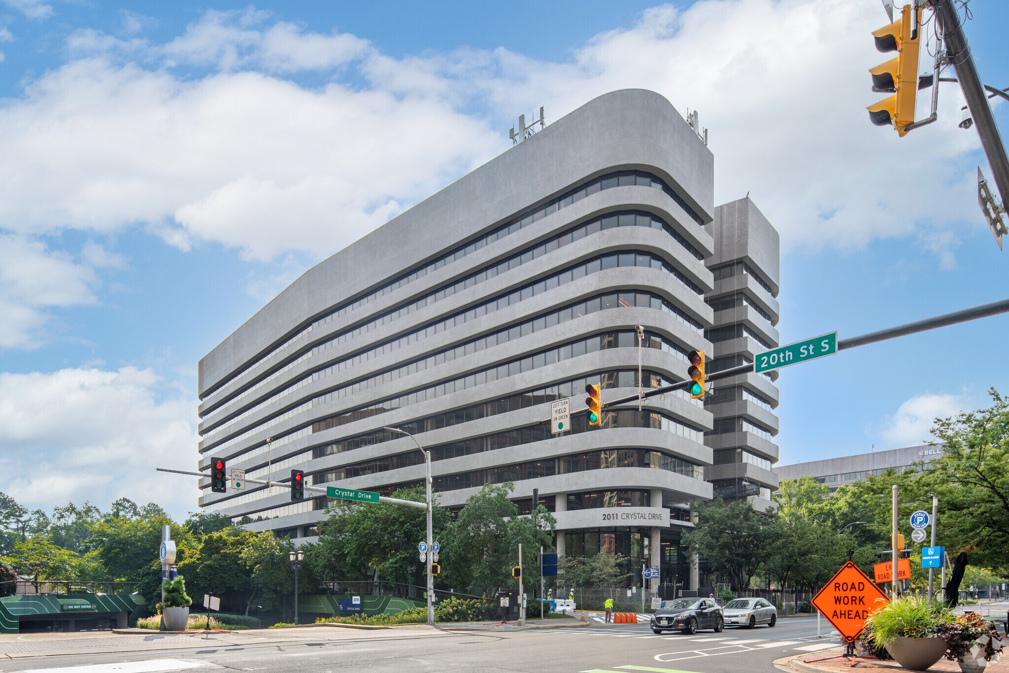 2011 Crystal Dr, Arlington, VA à louer Photo principale– Image 1 sur 11
