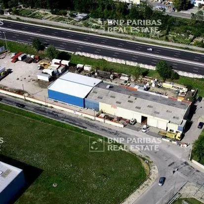 Local d'activités dans Bourgoin-Jallieu à vendre - Photo de l’immeuble – Image 3 sur 14