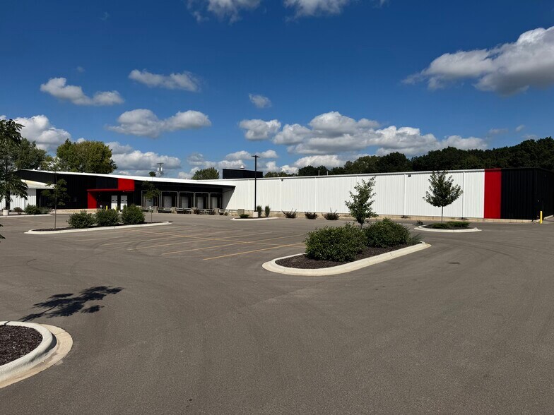 2919 Packers Ave, Madison, WI à louer - Photo de l’immeuble – Image 2 sur 13