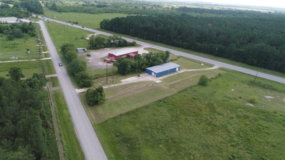 6798 Highway 321, Dayton, TX à louer - Photo de l’immeuble – Image 3 sur 10