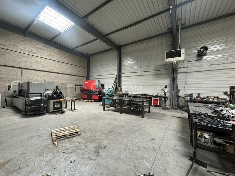 Local d’activités dans Saint-Brice-sous-Forêt à louer - Photo intérieure – Image 3 sur 9