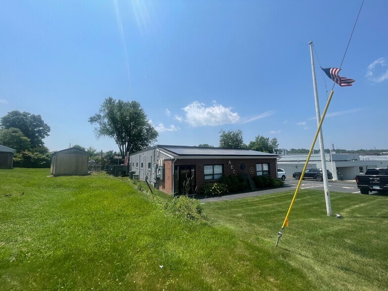 80 Farwell St, West Haven, CT à louer - Photo de l’immeuble – Image 1 sur 18