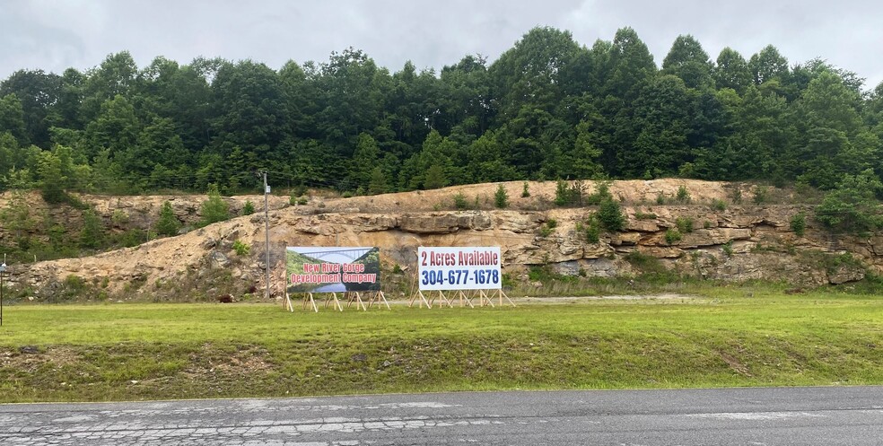 763 Mall Rd, Fayetteville, WV à louer - Photo de l’immeuble – Image 1 sur 9