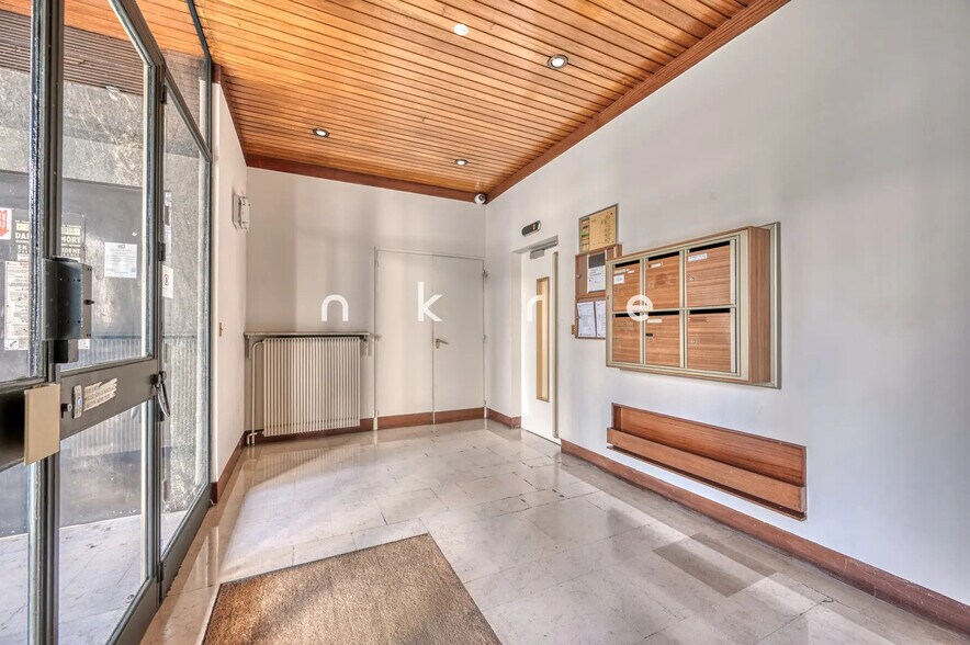 Bureau dans Paris à louer - Hall d’entrée – Image 3 sur 10