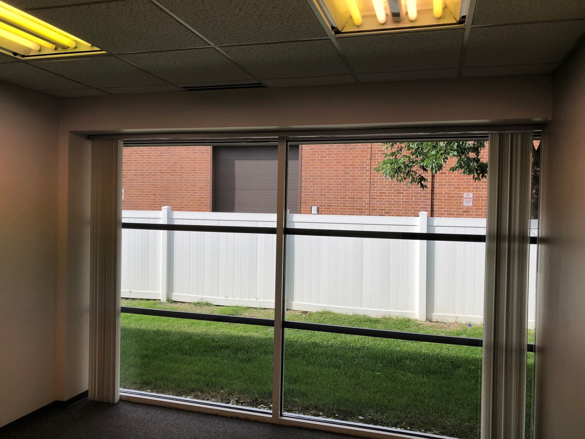 1320 Tower Rd, Schaumburg, IL à louer Photo intérieure– Image 1 sur 1