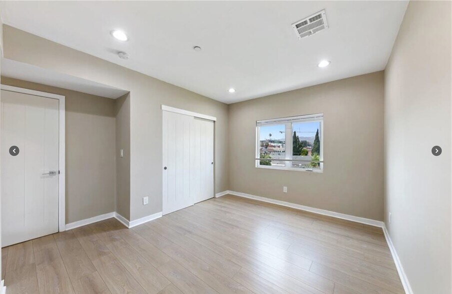 961 N St Andrews Pl, Los Angeles, CA à vendre - Photo de l’immeuble – Image 3 sur 55