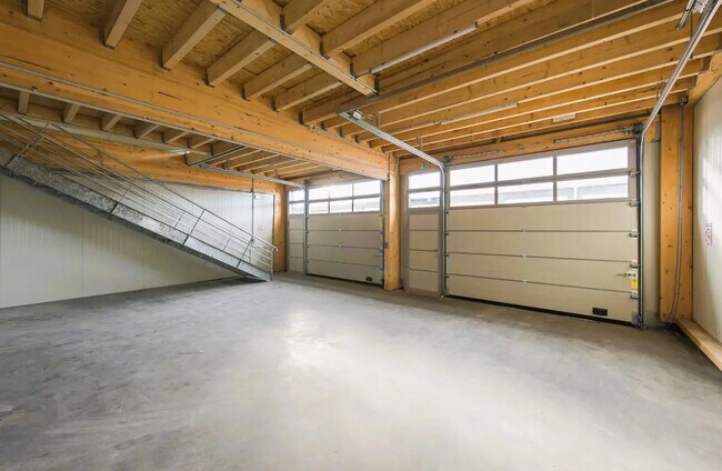 Plus de détails pour 157 Rue De L'Aerodrome, Niort - Local d'activités à louer