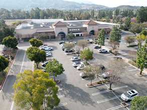 SW Newbury Road & Kelly Rd, Thousand Oaks, CA - VUE AÉRIENNE  vue de carte - Image1