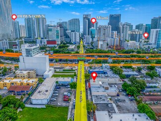 Plus de détails pour 440 SW 8th St, Miami, FL - Local commercial à vendre
