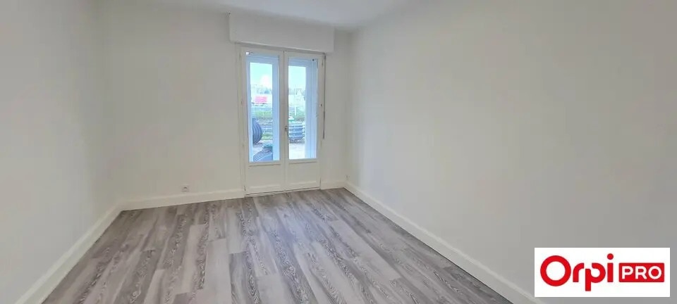 Bureau dans Lamballe-Armor à louer - Photo intérieure – Image 1 sur 8