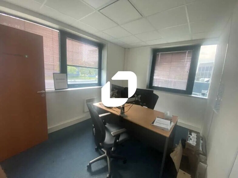 Bureau dans Bruges à louer - Photo de l’immeuble – Image 2 sur 15