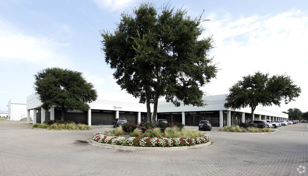 2301-2337 Gravel Dr, Fort Worth, TX à louer - Photo de l’immeuble – Image 2 sur 27