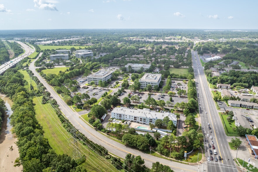 3175 Lenox Park Blvd, Memphis, TN à louer - Aérien – Image 3 sur 20