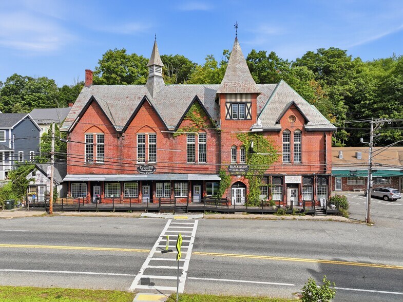 572 Main St, Fiskdale, MA à vendre - Photo de l’immeuble – Image 1 sur 29
