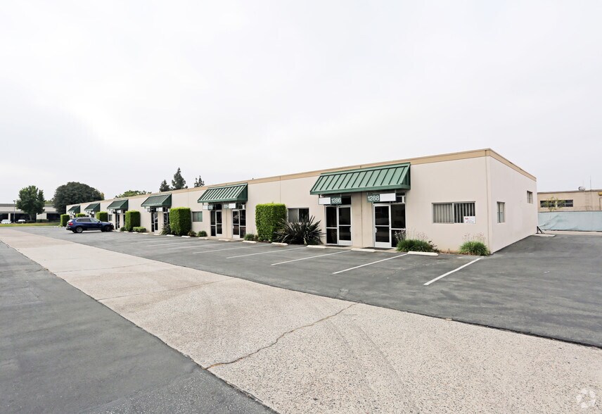 1233-1255 S Wright St, Santa Ana, CA à louer - Photo principale – Image 2 sur 4